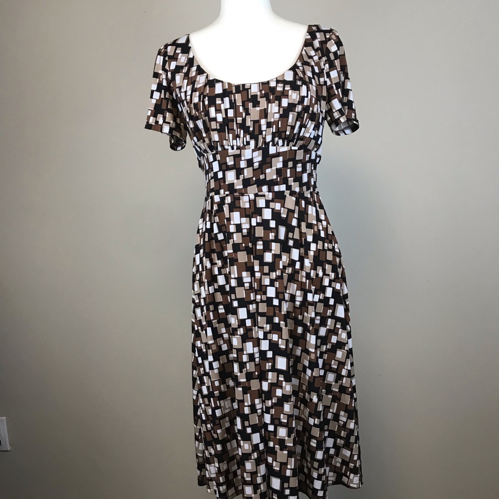 Danny & Nicole Size 6 Dress
